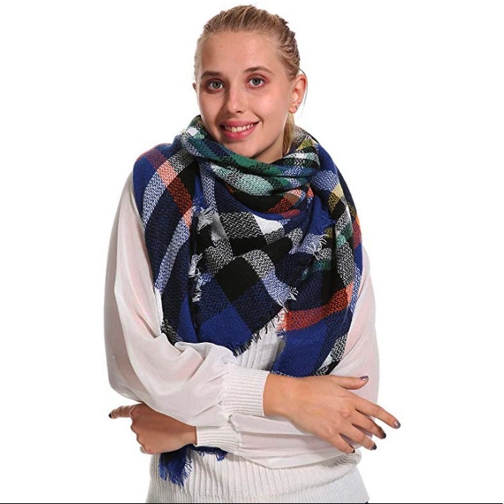 Blue Soft Plaid Cashmere Soft Scarf -NEW - Picture 2 of 4